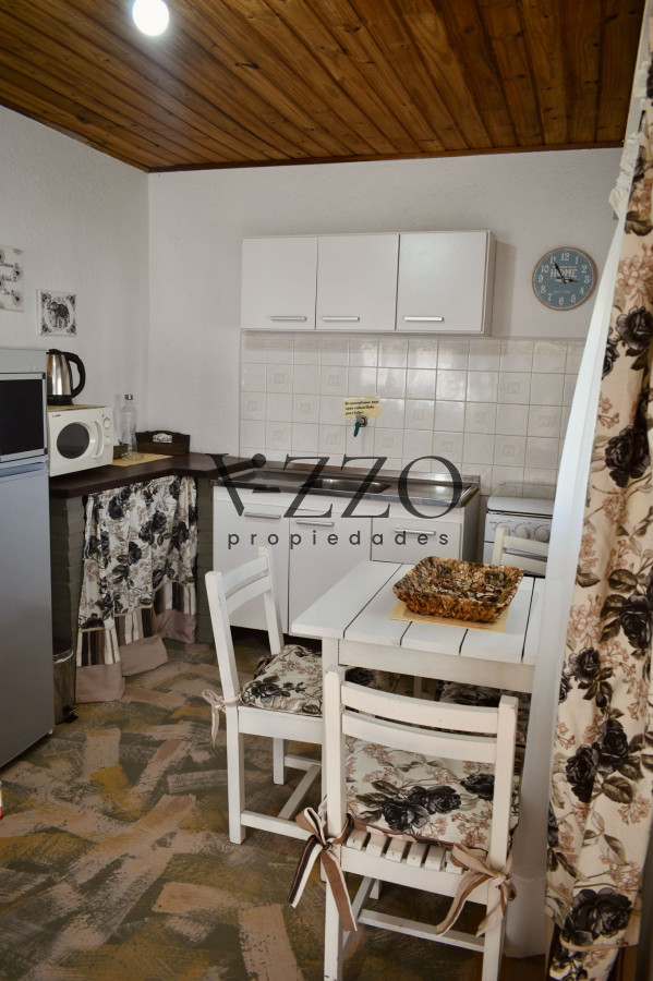 Casa ID.1353/Oportunidad-de-inversión-4-casas-en-venta-aptas-banco-a-media-cuadra-del-mar-en-Rocha- - Oportunidad de inversión 4 casas en venta aptas banco a media cuadra del mar en Rocha 