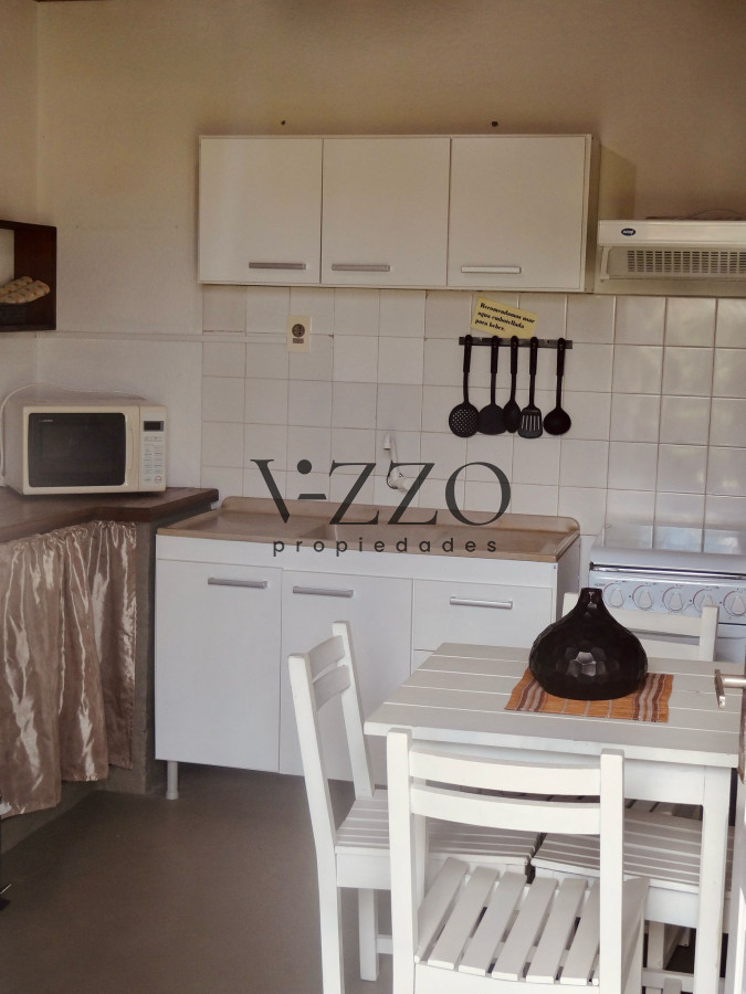 Casa ID.1353/Oportunidad-de-inversión-4-casas-en-venta-aptas-banco-a-media-cuadra-del-mar-en-Rocha- - Oportunidad de inversión 4 casas en venta aptas banco a media cuadra del mar en Rocha 