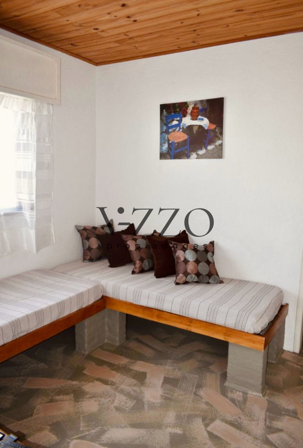 Casa ID.1353/Oportunidad-de-inversión-4-casas-en-venta-aptas-banco-a-media-cuadra-del-mar-en-Rocha- - Oportunidad de inversión 4 casas en venta aptas banco a media cuadra del mar en Rocha 