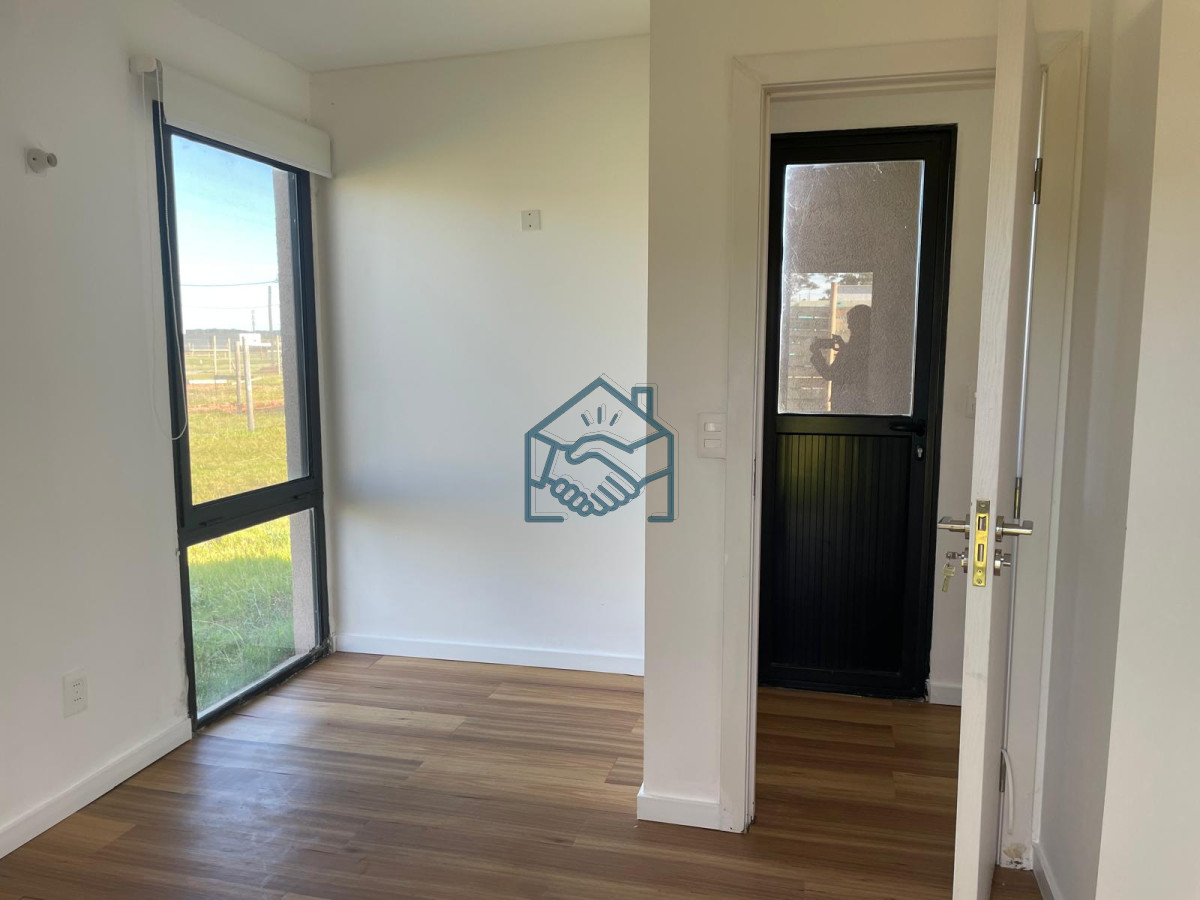 Casa ID.1514/Casa-dos-dormitorios-a-estrenar-en-venta- - Casa dos dormitorios a estrenar en venta 