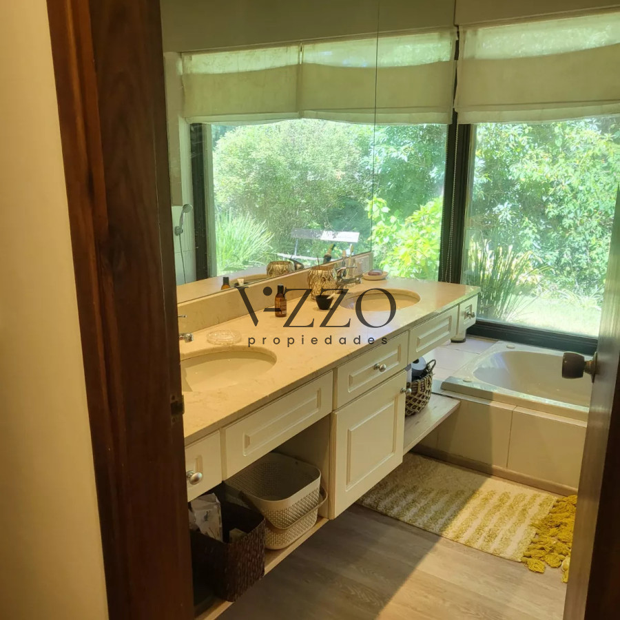 Casa ID.1351/Magnifico-Chalet-en-venta-en-Punta-Ballena-con-Apto-de-servicio - Magnifico Chalet en venta en Punta Ballena con Apto de servicio