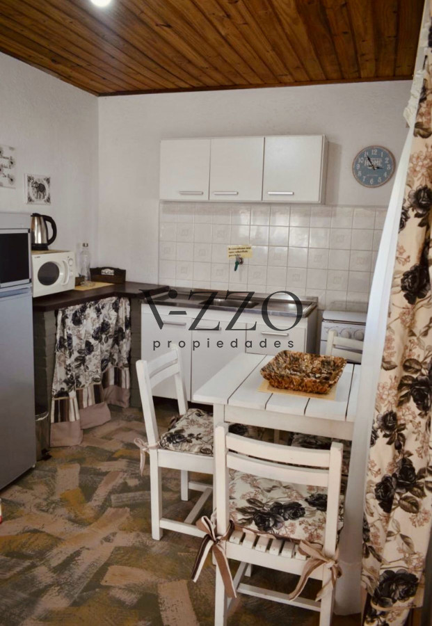 Casa ID.1353/Oportunidad-de-inversión-4-casas-en-venta-aptas-banco-a-media-cuadra-del-mar-en-Rocha- - Oportunidad de inversión 4 casas en venta aptas banco a media cuadra del mar en Rocha 