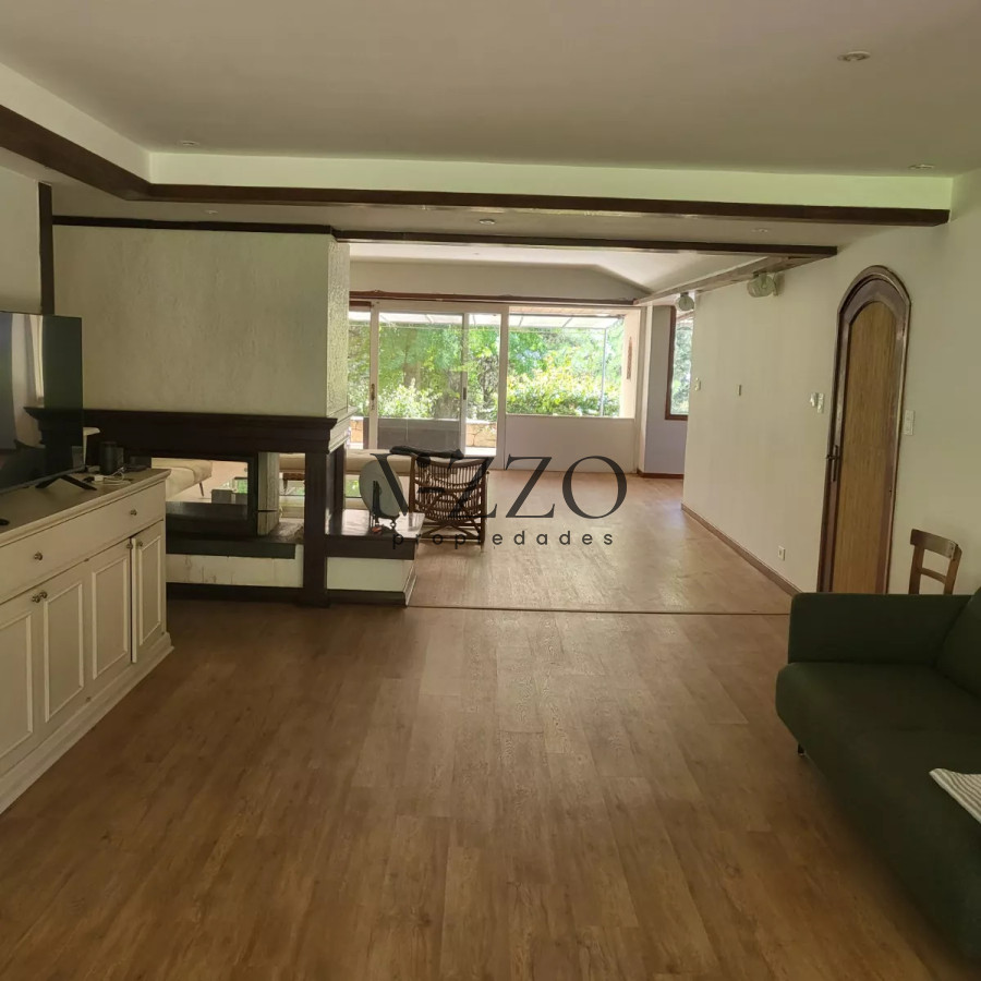 Casa ID.1351/Magnifico-Chalet-en-venta-en-Punta-Ballena-con-Apto-de-servicio - Magnifico Chalet en venta en Punta Ballena con Apto de servicio