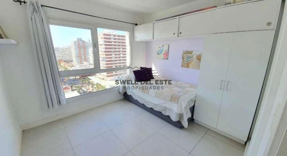Apartamento ID.121 - VENTA con renta actual dos dormitorios Lux Tower piso alto