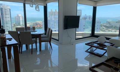 Venta excelente apartamento en piso alto en Art Tower 3 suites