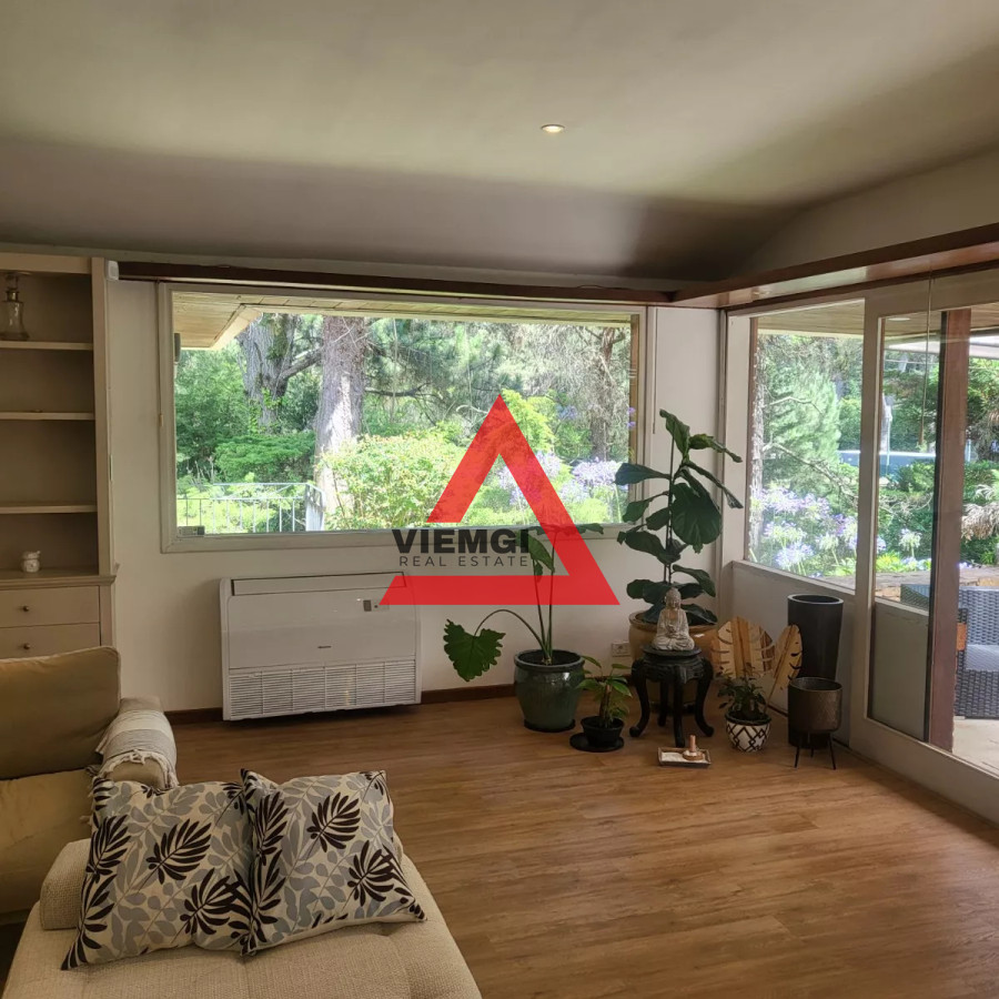 Casa ID.9 - Magnifico Chalet en venta en Punta Ballena con Apto de servicio