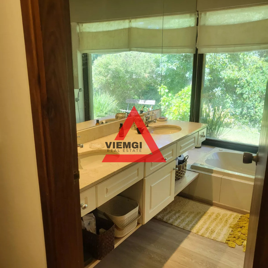 Casa ID.9 - Magnifico Chalet en venta en Punta Ballena con Apto de servicio