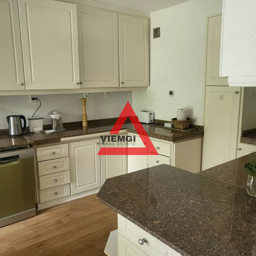 Casa ID.9 - Magnifico Chalet en venta en Punta Ballena con Apto de servicio