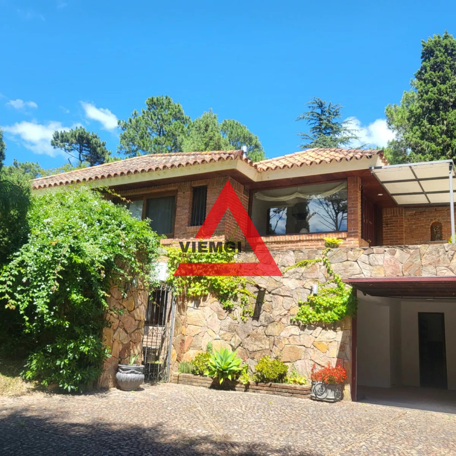 Casa ID.9 - Magnifico Chalet en venta en Punta Ballena con Apto de servicio