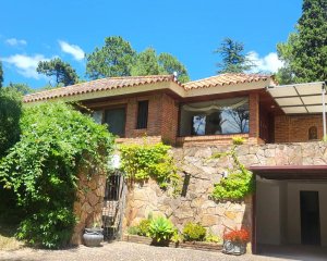 Magnifico Chalet en venta en Punta Ballena con Apto de servicio