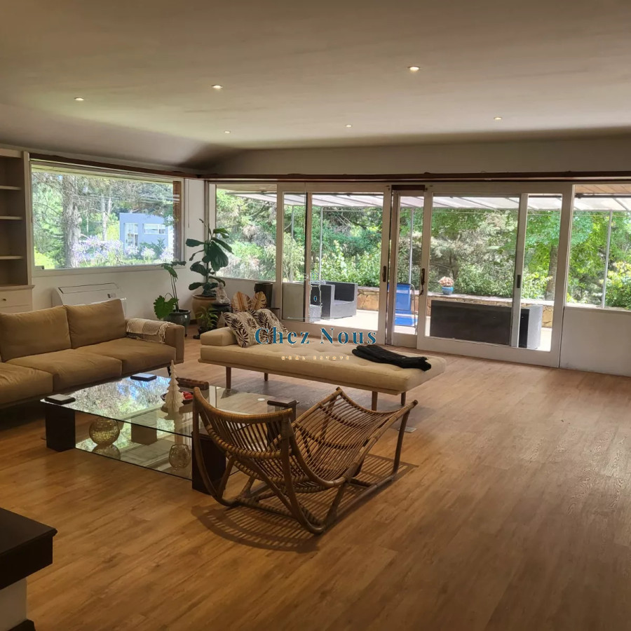 Casa ID.1246 - Magnifico Chalet en venta en Punta Ballena con Apto de servicio