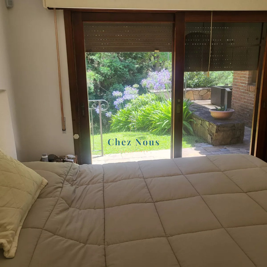 Casa ID.1246 - Magnifico Chalet en venta en Punta Ballena con Apto de servicio
