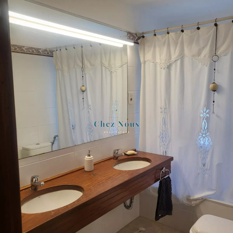 Casa ID.1246 - Magnifico Chalet en venta en Punta Ballena con Apto de servicio