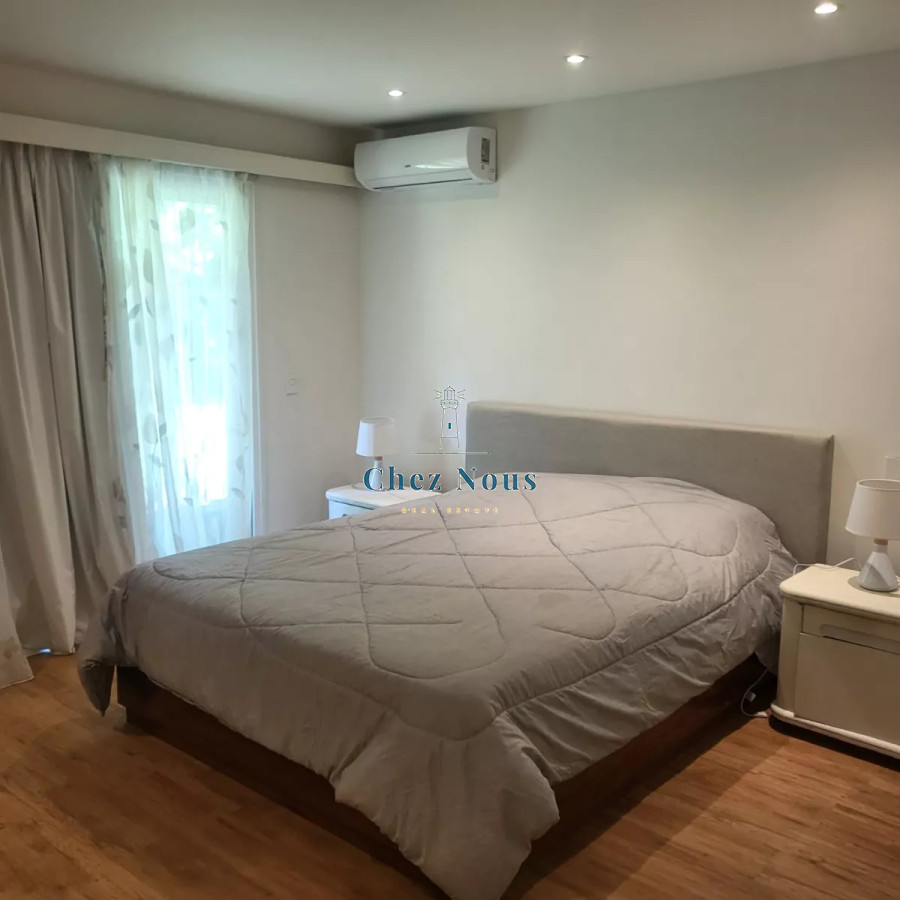 Casa ID.1246 - Magnifico Chalet en venta en Punta Ballena con Apto de servicio