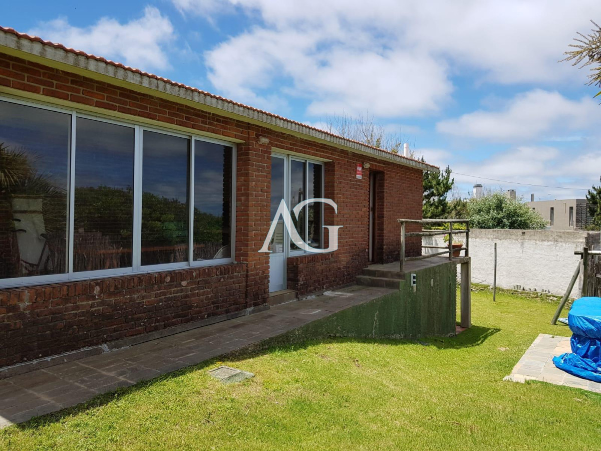 Casa ID.94 - Alquiler anual gran casa zona El Chorro a 100 mtrs del mar 