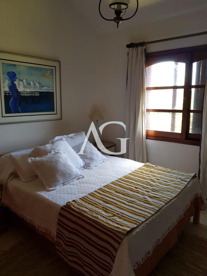 Casa ID.94 - Alquiler anual gran casa zona El Chorro a 100 mtrs del mar 