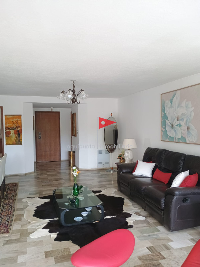 Apartamento ID.53 - Venta Roosvelt Center piso planta baja 3 mas dependencia