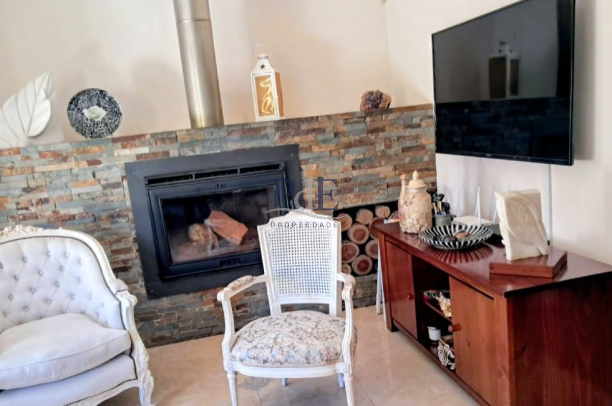 CASA EN VENTA JARDINES DE CORDOBA 2 DORM + BARBACOA INDEPENDIENTE U$S 350000MIL DOLARES  - Imagen 3