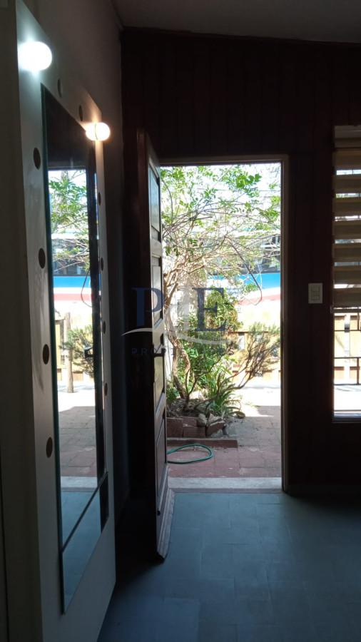 Casa y apartamento con entrada independiente en venta!!