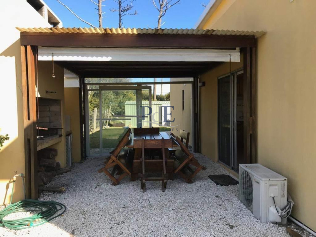 Casa de 3 dormitorios en La Juanita equipada 250 metros del mar. - Imagen 14