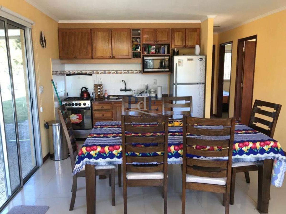 Casa de 3 dormitorios en La Juanita equipada 250 metros del mar. - Imagen 2