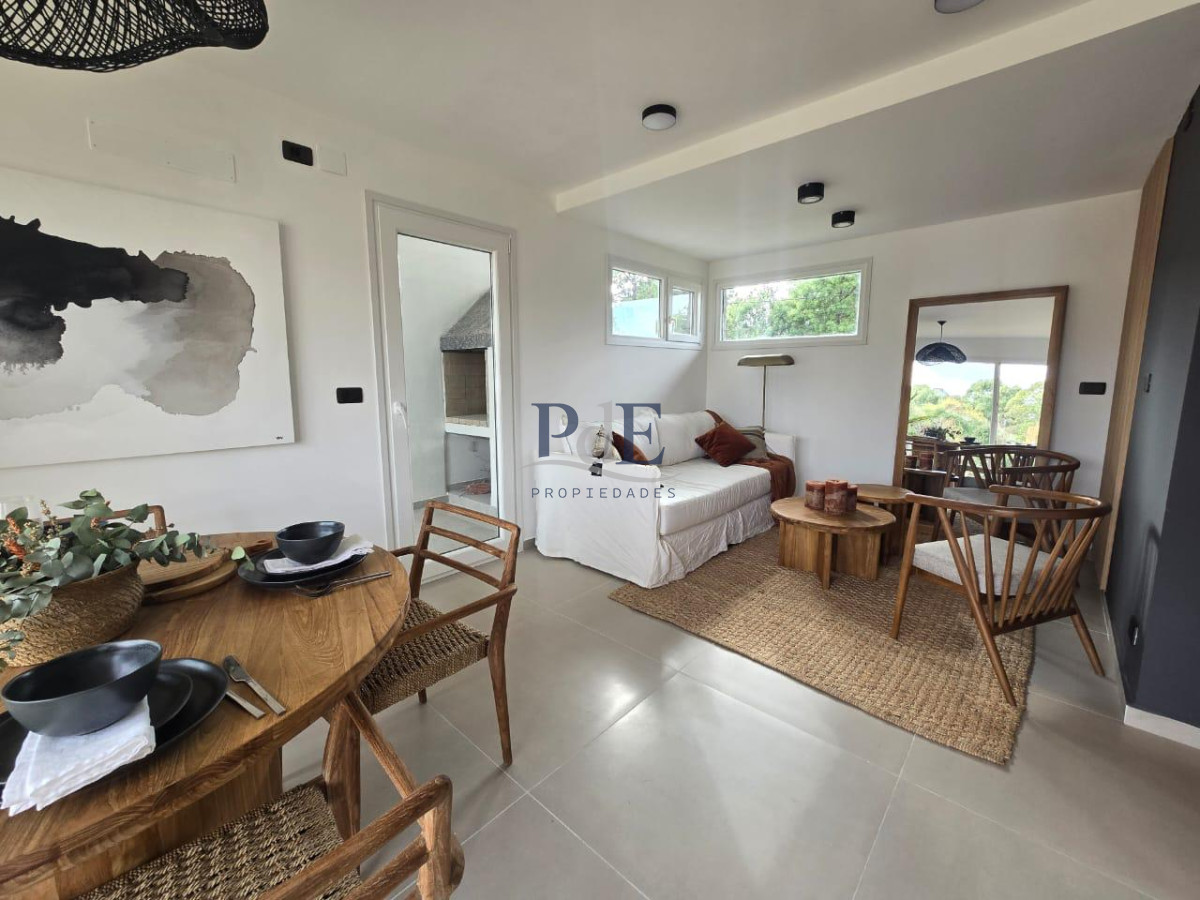 Casa a 500mts de la Playa en la Barra de 2 dormitorios.