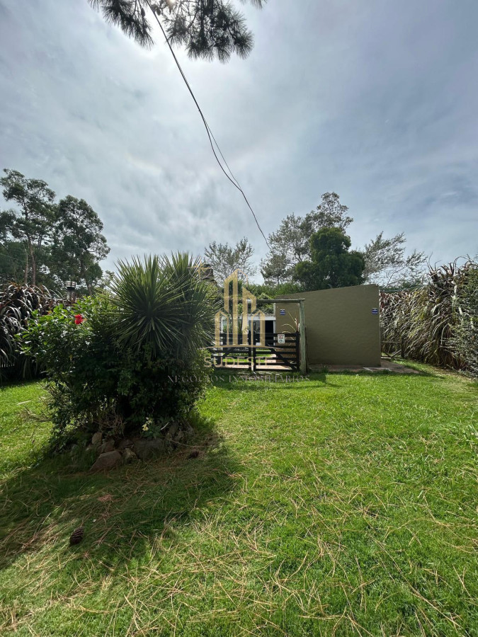 Casa ID.50 - Venta casa gran terreno balneario San Fransisco cercano a Piriapolis dos dormitorios