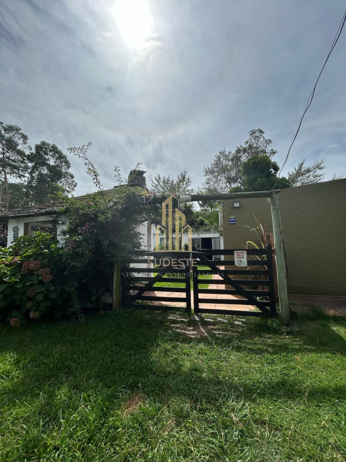 Casa ID.50 - Venta casa gran terreno balneario San Fransisco cercano a Piriapolis dos dormitorios