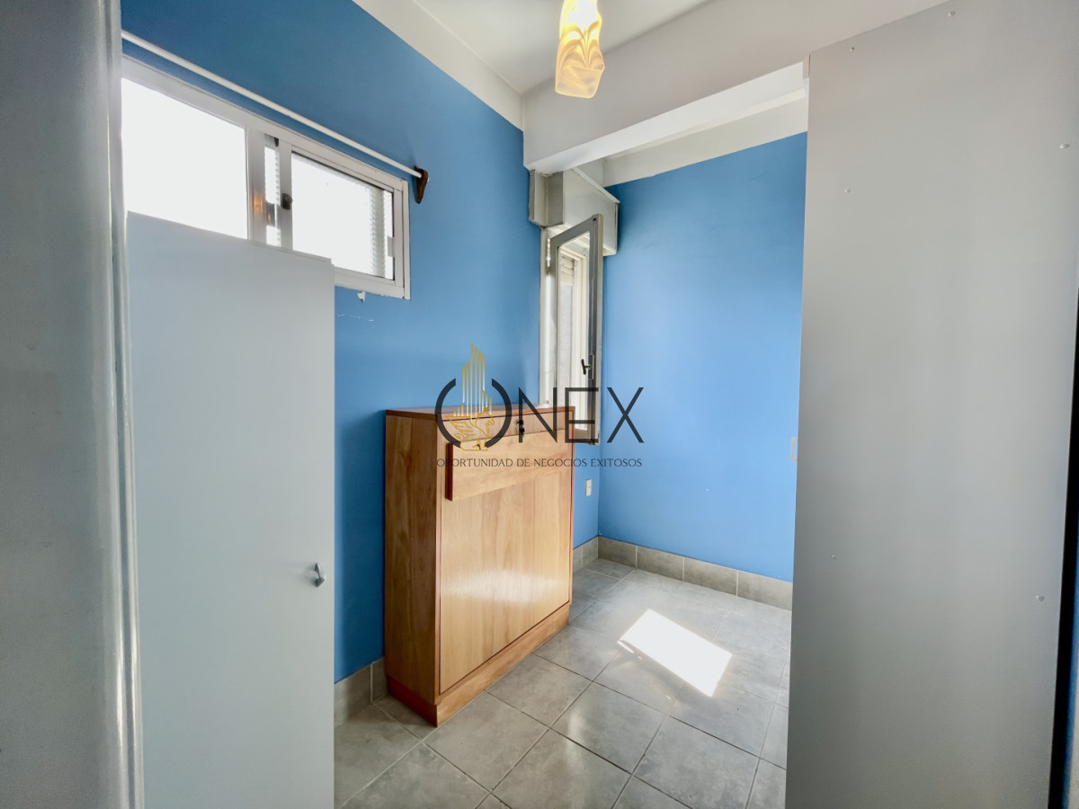 Apartamento ID.3700 - Apartamento en el Centro, de Alta Categoría, con Balcón Integrado y Excepcional Vista al Puerto