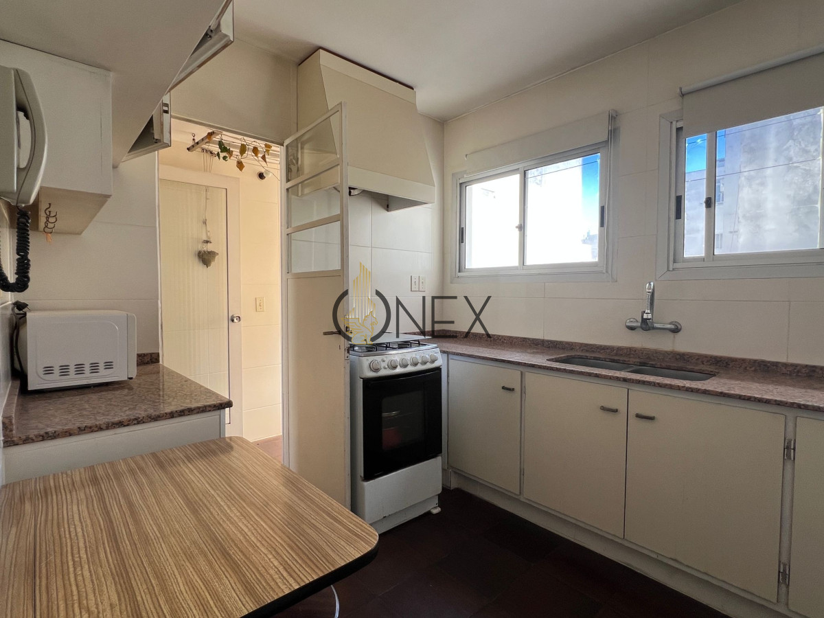 Apartamento ID.1855 -  Alquiler apartamento Pocitos  2 dormitorios con garaje
