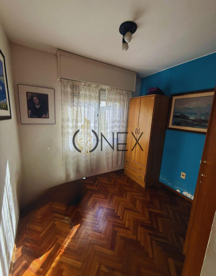 Apartamento ID.2584 - VENTA APARTAMENTO 4 DORMITORIOS EN POCITOS SIN GARAJE