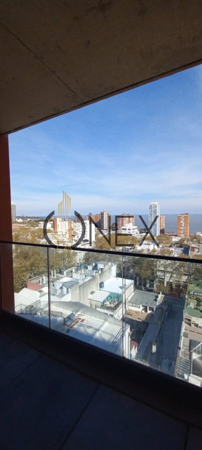 Apartamento ID.3321 - Alquiler de Apartamento 2 dormitorios + cochera vista a la rambla Barrio Sur