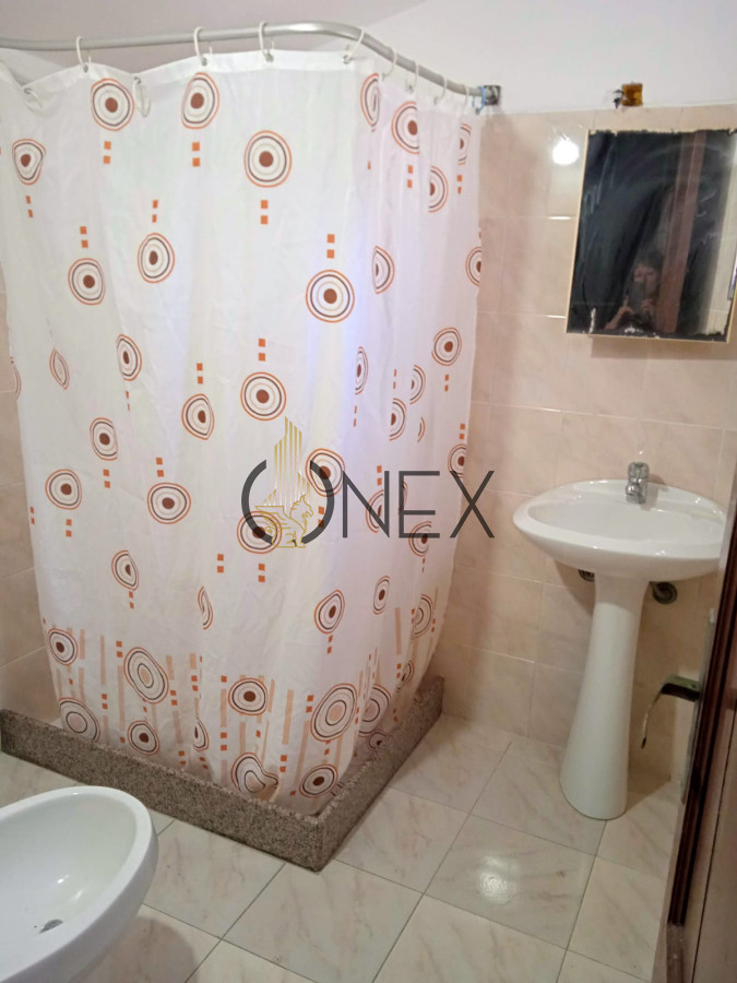 Apartamento ID.3139 - Oportunidad para inversores - 2 aptos + 2 locales comerciales en venta