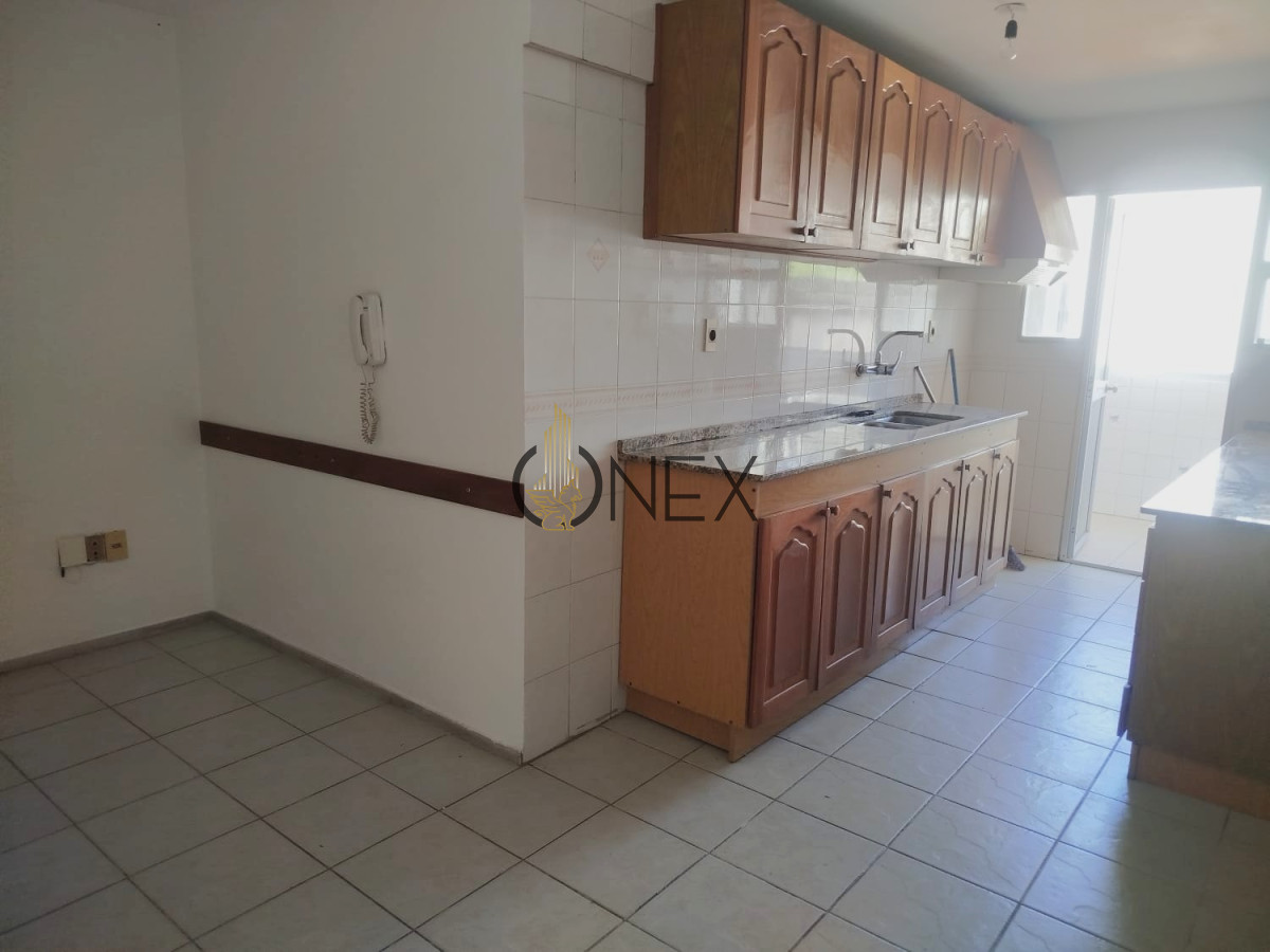 Apartamento ID.3295 - Venta Apartamento 3 dormitorios + servicio en Punta Carretas 