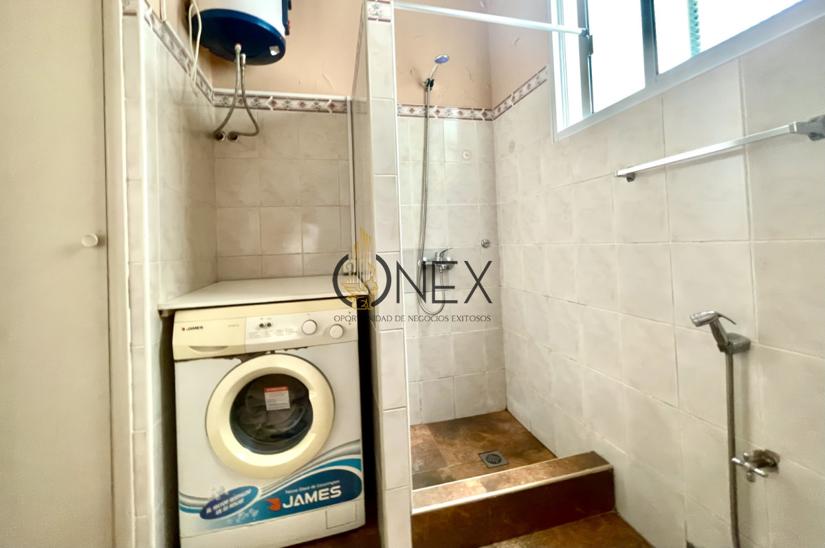 Apartamento ID.3700 - Apartamento en el Centro, de Alta Categoría, con Balcón Integrado y Excepcional Vista al Puerto