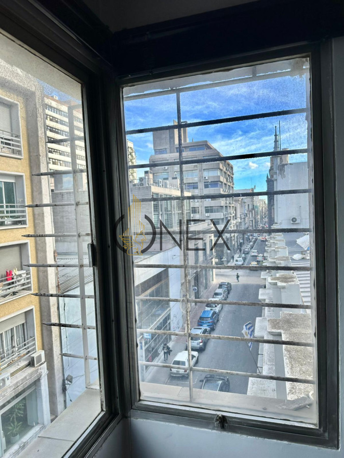 Apartamento ID.2519 - OFICINA EN VENTA CIUDAD VIEJA