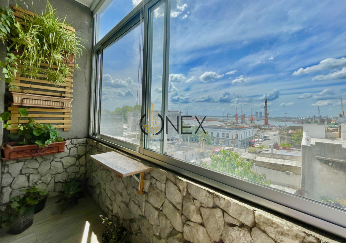 Apartamento ID.3700 - Apartamento en el Centro, de Alta Categoría, con Balcón Integrado y Excepcional Vista al Puerto