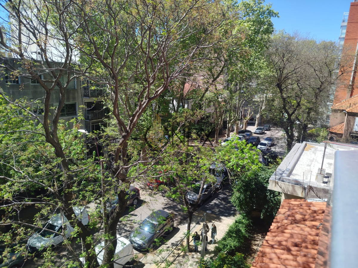 Apartamento ID.3295 - Venta Apartamento 3 dormitorios + servicio en Punta Carretas 