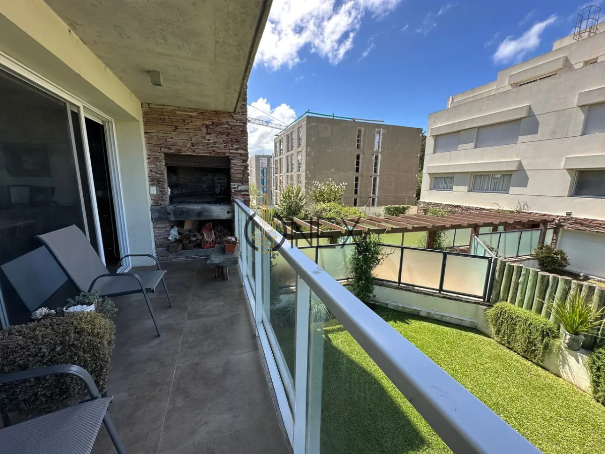 Apartamento ID.2793 - Venta Moderno y Seguro Apartamento 3 dormitorios en Carrasco Norte!