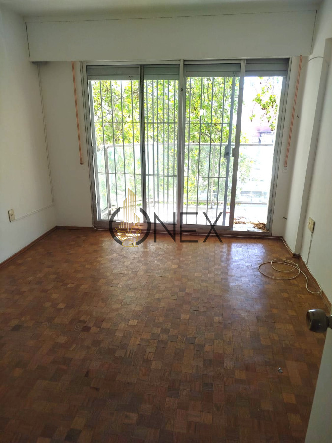Apartamento ID.3295 - Venta Apartamento 3 dormitorios + servicio en Punta Carretas 