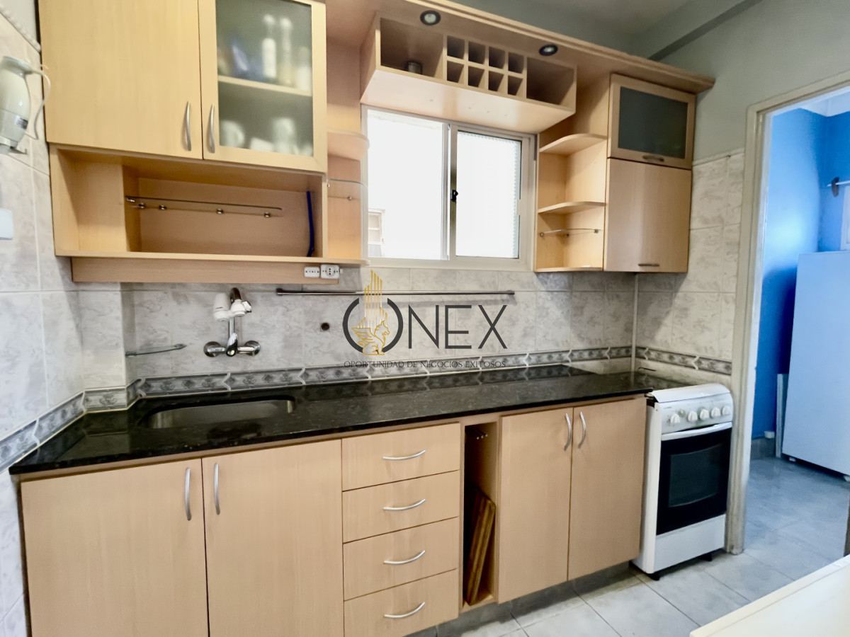 Apartamento ID.3700 - Apartamento en el Centro, de Alta Categoría, con Balcón Integrado y Excepcional Vista al Puerto