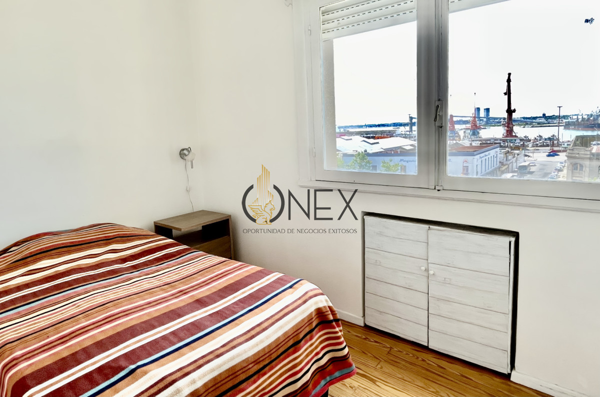 Apartamento ID.3700 - Apartamento en el Centro, de Alta Categoría, con Balcón Integrado y Excepcional Vista al Puerto