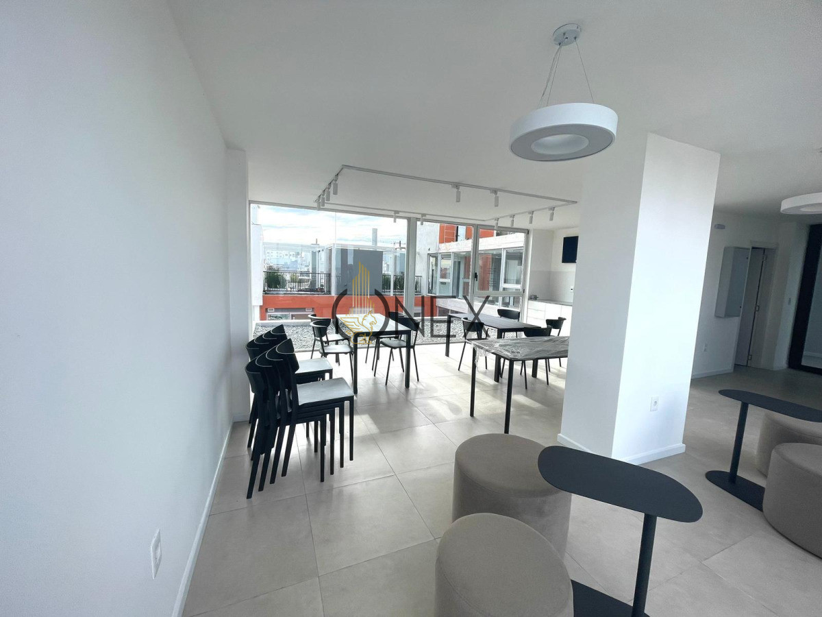 Apartamento ID.3321 - Alquiler de Apartamento 2 dormitorios + cochera vista a la rambla Barrio Sur