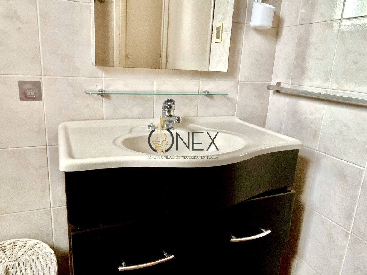 Apartamento ID.3700 - Apartamento en el Centro, de Alta Categoría, con Balcón Integrado y Excepcional Vista al Puerto