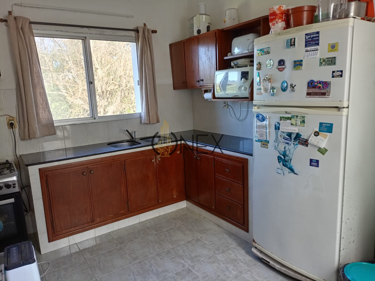 Apartamento ID.3139 - Oportunidad para inversores - 2 aptos + 2 locales comerciales en venta