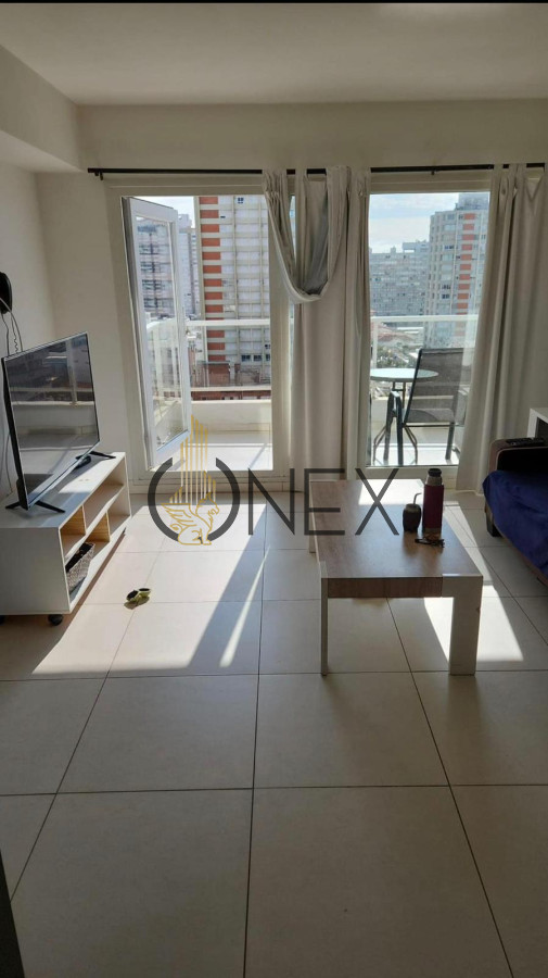 Apartamento ID.2083 - VENTA con renta actual dos dormitorios Lux Tower piso alto