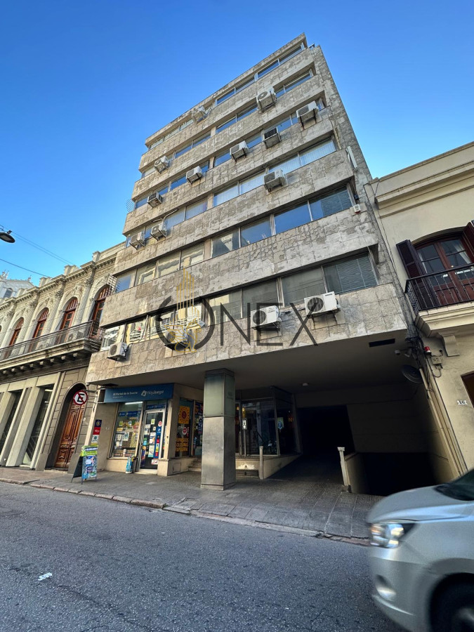 Apartamento ID.2519 - OFICINA EN VENTA CIUDAD VIEJA