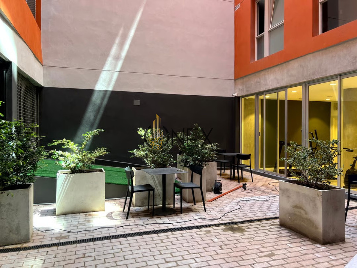 Apartamento ID.3518 - VENTA DE APARTAMENTO CON COCHERA VISTA A LA RAMBLA EN BARRIO SUR 