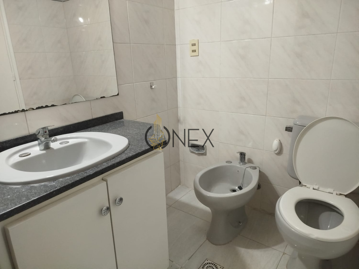 Apartamento ID.3295 - Venta Apartamento 3 dormitorios + servicio en Punta Carretas 