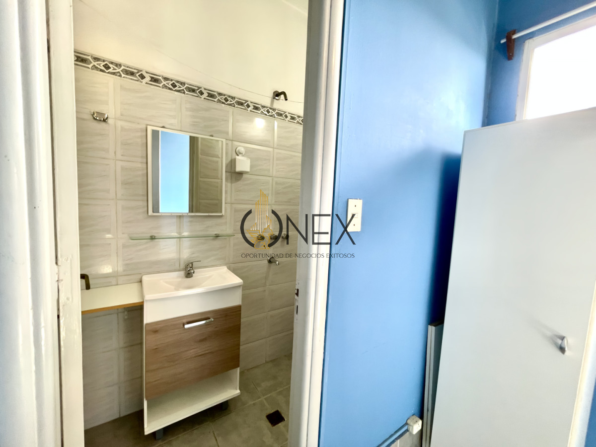 Apartamento ID.3700 - Apartamento en el Centro, de Alta Categoría, con Balcón Integrado y Excepcional Vista al Puerto